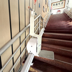 Ascenseur d'<span class=keywords><strong>escalier</strong></span> pour usage domestique-Conception de rail droit compact, opération de télécommande silencieuse, <span class=keywords><strong>installation</strong></span> facile - Product Image 1