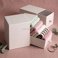 Boîte cadeau rigide magnétique avec insert pour serviettes, logo personnalisé, emballage de luxe pour la vente au détail, boîte de présentation pour cadeaux d'entreprise
