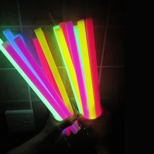 Bâton lumineux chimique Bâton lumineux de grande taille 12 pouces pour la fête acclamant le clignotant pour le <span class=keywords><strong>concert</strong></span> - Product Image 4