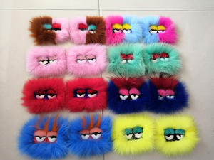 Zapatillas planas de moda para el hogar para mujer de nuevo diseño, zapatos de playa informales, zapatillas de lujo con piel de zorro y pequeño monstruo - Product Image 2