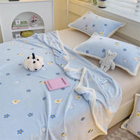 Couverture en flanelle imperméable 100 % polyester Orvetex, la plus vendue, avec logo personnalisé, coutures renforcées, style américain, motif floral de dessin animé pour l'extérieur