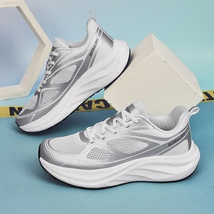 Zapatillas deportivas para correr, estilo verano 2025, transpirables, para parejas, de malla, con suela suave, duraderas, amortiguadoras, ideales para uso casual - Product Image 3