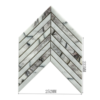 Mosaïque en marbre Calacatta Viola Chevron, pierre naturelle, motif chevrons pour salle de bain et crédence de cuisine