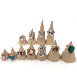 Bitmemiş özel hammadde ahşap ahşap halka koni takı ekran için - Product Image 1