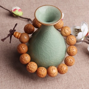 Pulsera de madera de melocotón con cuentas talladas con mantra de seis sílabas, joyería budista unisex - Product Image 4