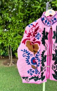 Veste en coton tricotée et brodée à la main pour femme, rose, motif floral ethnique, style bohème, respirante, écologique, coupe chauve-souris, automne/hiver - Product Image 3