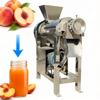 Commerciële machine voor het maken van papaja-sinaasappelsap, passievruchtenpulp en sapproductie, inclusief extractor voor het maken van vruchtensap.