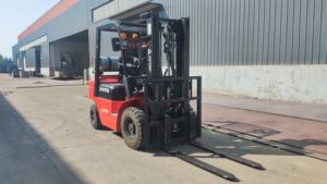 Carretilla elevadora de propano al mejor precio, motor de Gas LPG de 2,5 toneladas EPA Eur5 Triplex, palanca de cambios lateral, neumático sólido - Product Image 6