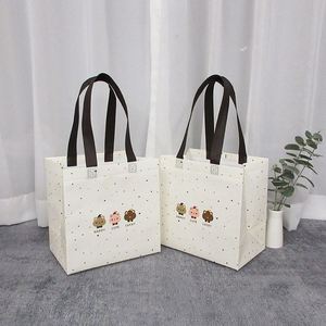 Bolsa de Regalo de Película Laminada No Tejida con Diseño de Oso de Dibujos Animados para Ropa Infantil, Personalizable, Venta al por Mayor, Hecho en China - Product Image 6