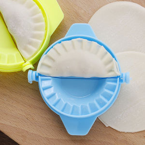 Plastic Dumpling Mold Mixed Colors Dough Press Kitchen Tool For Making Dumplings - Product Image 3