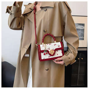 Sac à bandoulière pour femme imprimé cerises, style carré tendance, sac à main artistique et à la mode - Product Image 6