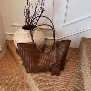 กระเป๋าหนัง PU ทอขนาดใหญ่สำหรับผู้หญิง กระเป๋าสะพายไหล่เดี่ยวแบบลำลองสำหรับแม่และลูก กระเป๋าถือสไตล์เรโทรระดับไฮเอนด์ กระเป๋าโท้ท - Product Image 4