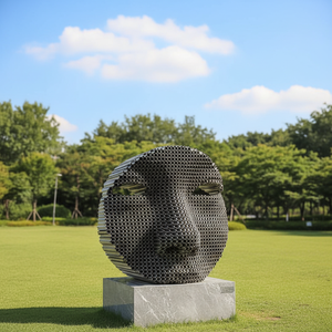 Moderna Scultura Astratta in Acciaio Inox a Forma di Viso Umano per Esterni, Statua Contemporanea in Metallo per Giardini, Parchi e Piazze - Product Image 5