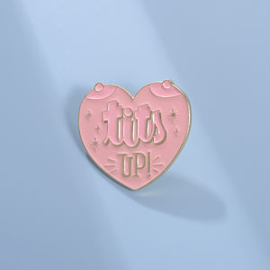 دبوس مطلي بالمينا على شكل قلب وردي بروش ملابس ياقة طوق طية صدر دبوس إكسسوارات حقيبة ظهر زينة مجوهرات شارة للأصدقاء - Product Image 4