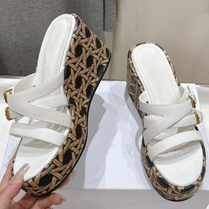 Zapatos de tacón alto bordados para mujer, talla grande 45, sandalias de cuña con plataforma gruesa, punta abierta, estilo mule, con cinturón y hebillas metálicas. - Product Image 3