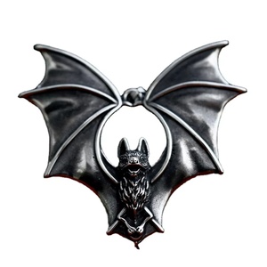 Collier Pendentif Chauve-souris Gothique Vampire en Acier Inoxydable 316L Plaqué Or, Accessoire Vintage, Cadeau pour Hommes et Femmes, Vente en Gros - Product Image 2
