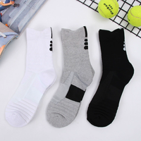 Vente en gros de chaussettes de basket-ball rembourrées en demi éponge Chaussettes de sport épaisses pour hommes et femmes Chaussettes de course actives