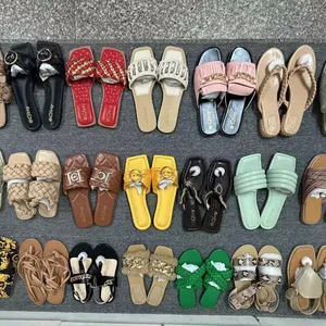 Zapatillas planas de verano para mujer, zapatos antideslizantes a la moda todo en uno para mujer, sandalias de playa de suela gruesa para mujer, venta al por mayor