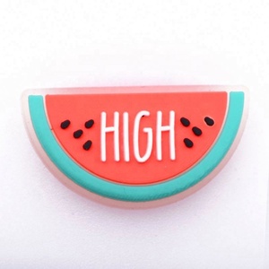 Nuovo Design <span class=keywords><strong>Harry</strong></span> <span class=keywords><strong>stile</strong></span> zoccolo scarpe ciondoli all'ingrosso per zaino da donna spille astuccio decorazione - Product Image 2