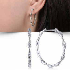 Orecchini E4099 in Oro Bianco con Diamanti Taglio Brillante Rotondo Colore G Naturali Classici da Donna per Uso Quotidiano - Product Image 1