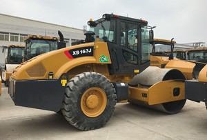 Prix bon marché rouleau à tambour unique XS163J 16ton 185kw compacteur à rouleaux de route avec force d'excitation 290KN et charge linéaire statique 362N/cm - Product Image 6