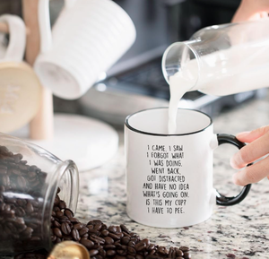 แก้วเซรามิคคลาสสิก "ฉันมา ฉันเห็น ฉันลืม" - ของขวัญสำหรับคุณแม่ คุณพ่อ คุณย่า คุณปู่ แก้วกาแฟสำหรับทำงานและเกษียณอายุ ขนาด 11 ออนซ์ ใช้กับเครื่องล้างจานได้ - Product Image 3