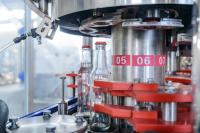Machine de remplissage de boissons gazeuses entièrement automatique monobloc avec écran tactile intelligent