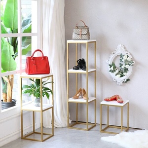 Negozio <span class=keywords><strong>di</strong></span> <span class=keywords><strong>costumi</strong></span> decorazione della finestra puntelli display rack negozio <span class=keywords><strong>di</strong></span> abbigliamento delle donne creative isola <span class=keywords><strong>di</strong></span> acqua da tavolo - Product Image 1