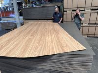 Panneau en fibre de bois super lisse 2-18 mm, âme noire, plaque en cristal de carbone, mélamine, MDF imperméable, HDF, style de conception moderne E1
