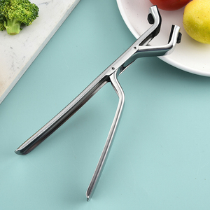 <span class=keywords><strong>Pince</strong></span> <span class=keywords><strong>pour</strong></span> friteuse à air ergonomique et antidérapante <span class=keywords><strong>en</strong></span> métal avec protection thermique <span class=keywords><strong>pour</strong></span> outil de cuisson <span class=keywords><strong>Pince</strong></span> polyvalente - Product Image 2
