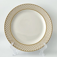 Vaisselle en céramique en treillis doré chic Ensemble d'assiettes et de bols exquis Idéal pour les banquets et les repas quotidiens Fourniture de vaisselle haut de gamme