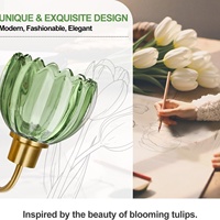 Applique murale LED d'intérieur transfrontalière, corps en fer, abat-jour en verre nervuré motif tulipe verte, idéale pour coiffeuse, salle de bain, couloir