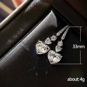Orecchini pendenti a forma di cuore con cristalli per donna, tono argento, accessori romantici per feste e uso quotidiano - Product Image 5