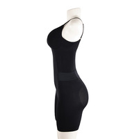 Body gainant en nylon tricoté avec contrôle du ventre et remodelage corporel, conception sans couture style boxer à entrée par le dos