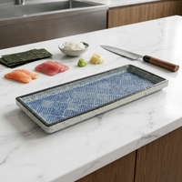 ESTICK Assiette en porcelaine multi-scènes, pratique, compatible micro-ondes, structure martelée, idéale pour les fêtes de famille