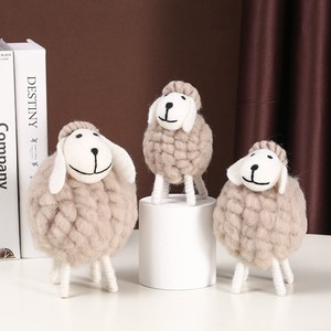 Décoration de Noël Décoration mignonne de mouton d'agneau de ferme, peluche de laine suspendue de Noël, laine feutrée - Product Image 2