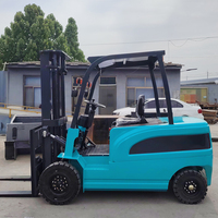 Forklift medan berat kinerja tinggi 1ton2ton Forklift listrik seimbang empat roda dengan derek