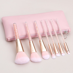 Set de 7 Brochas de Maquillaje Rosadas, Pelo Sintético Color Oro Rosa, para Sombra de Ojos, Polvo, Contorno Facial, Kit de Brochas Cosméticas para Mujer - Product Image 1