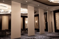 Cloison pliante en bois avec design moderne Absorption acoustique hautement efficace Panneaux pliables pour usage commercial