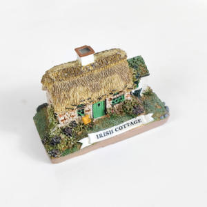 Figurines de Souvenirs en Résine de Haute Qualité Château d'Édimbourg Cottage <span class=keywords><strong>Irlandais</strong></span> Tour Blanche de Thessalonique Ornements Miniature de Sites Historiques - Product Image 2