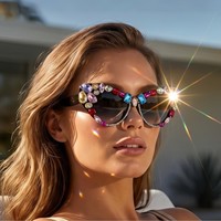 Nouvelle Arrivée Lunettes de Soleil Cat-Eye Légères Polarisées en Strass Effet Bonbon de Luxe Européen et Américain pour Femme Tendance et Personnalisées