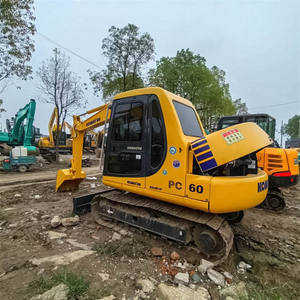 Miniexcavadora Komatsu PC60 de 6 Toneladas, Usada, con Componentes Principales como Motor y Bomba, para Trabajos Pequeños de Movimiento de Tierras - Product Image 3