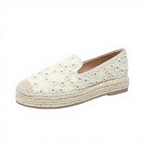 Nouvelles espadrilles plates de style coréen pour femmes, à enfiler, à bout fermé, avec talon épais en paille, confortables, brodées de fleurs - Product Image 2