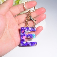 Vente en gros de porte-clés porte-clés porte-clés majuscule 26 lettres porte-clés mot anglais frange porte-clés résine Flash acrylique pendentif