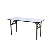Table de banquet rectangulaire robuste pliable avec pieds en acier, plateau en contreplaqué, revêtement en PVC blanc, mobilier de salle à manger pour hôtel