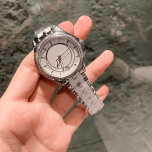 Montre-bracelet élégante et minimaliste pour femme CC, cadran carré, diamants de luxe, mouvement à quartz, cadeau parfait pour femme - Product Image 6