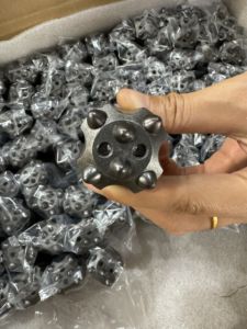 ดอกสว่านขนาด 32 มม./ดอกเจาะแบบกระดุม มี 6 หัว ปลายเรียว 12 องศา สำหรับงานเหมืองหิน รับผลิตตามแบบ OEM - Product Image 2