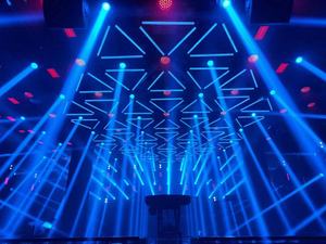 Luz de tubo de elevación cinética triangular LED RGB 3 en 1 con lámpara de 3 tubos de barra Control dinámico para <span class=keywords><strong>DJ</strong></span> Discotecas Eventos Iluminación - Product Image 4