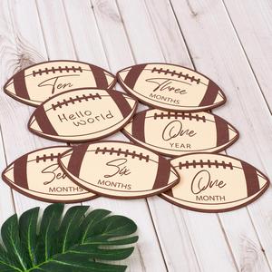 Set de Tarjetas de Madera para Fotografías de Bebés con Diseño Deportivo de Fútbol, Regalo Original para Padres Primerizos - Product Image 1