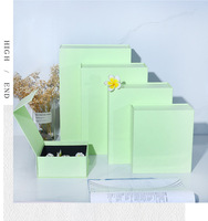 Boîte cadeau de luxe avec fermeture magnétique, emballage de bijoux en carton rigide de couleur avec logo imprimé personnalisé